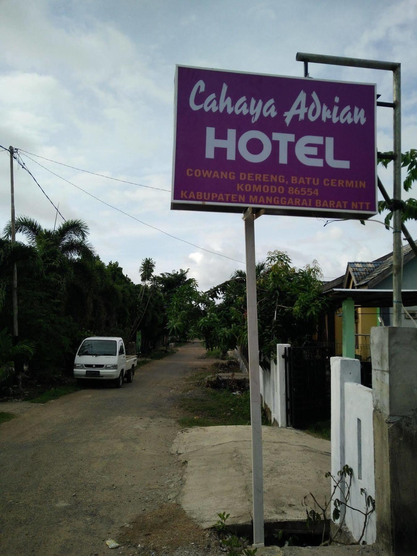 Cahaya Adrian Near Komodo Airport Labuan Bajo Exterior foto